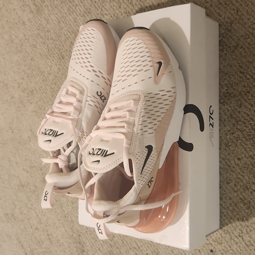 Womens Nike air max 270